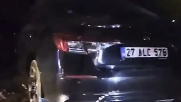 Çarpışan iki otomobil metrelerce savruldu: 1 ölü, 3 ağır yaralı