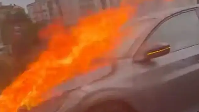 Seyir halindeyken alev alev yandı