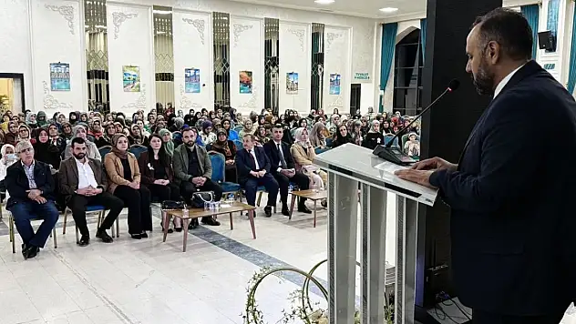 Seydişehir'de 'Peygamberimiz ve Aile Ahlakı' konulu konferans yapıldı
