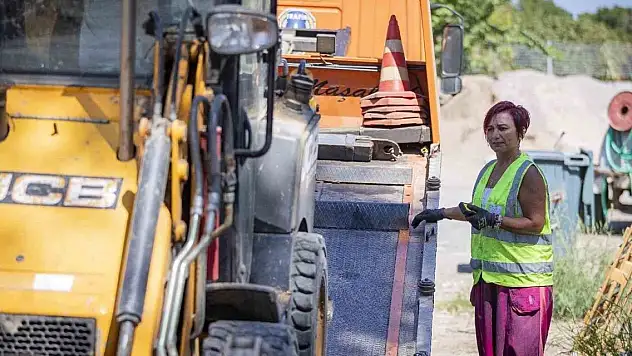 Kadın çekici operatörü tabuları yıktı