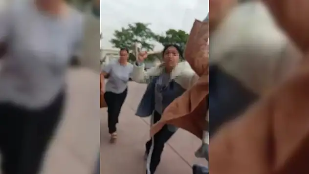 Kadınlardan sopalı saldırı