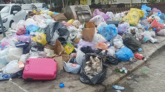 Eylem bitti, çöpler duruyor