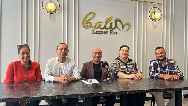 42 yıldır Türk musikisine hizmet ediyor