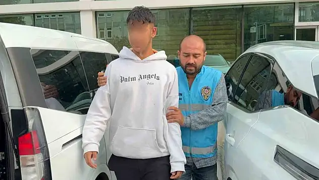 Yüzüğü zorla aldığı için tutuklandı