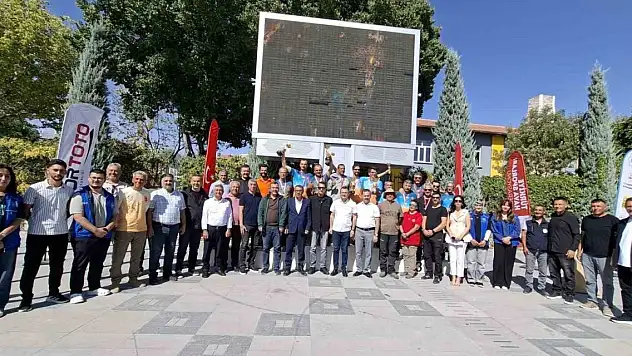 Konya'da Uluslararası Yelkenkanat Şampiyonası ödül töreni düzenlendi
