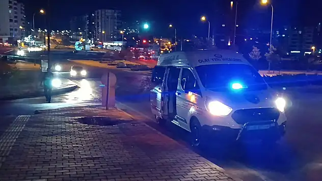 20 yaşındaki genç sokaktaki tartışmada bıçakla öldürüldü