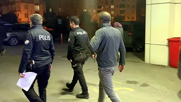 Ehliyet sınavında kopya için kulağının içine yerleştirdiği cihaz hastanede çıkarıldı