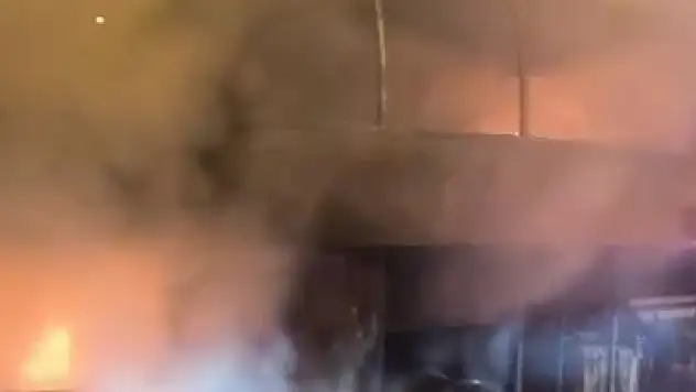 Seyir halindeki yolcu otobüsü yandı