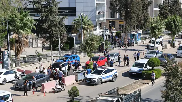 Adliye önünde kavga 8 yaralı, 15 gözaltı