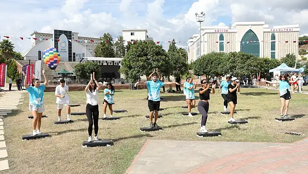 ALKÜ'de öğrenciler derslerine şenlikle başladı