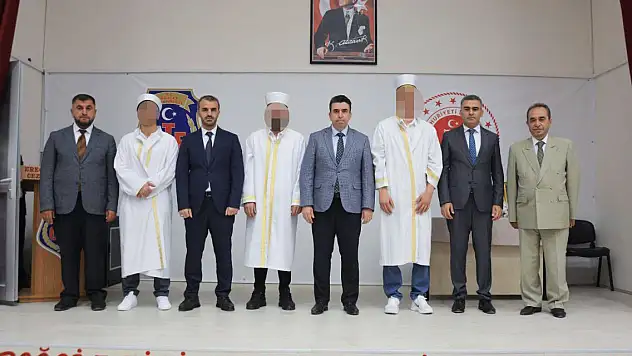 Konya'da cezaevinde hafız olan 3 hükümlü için icazet töreni yapıldı