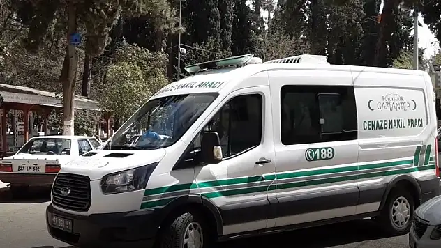 Uyardığı kişi tarafından motosiklet kaskı ile dövülerek öldürüldü