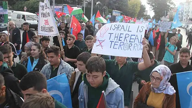 Beyşehir'de öğrenciler 'Soykırıma dur' dedi