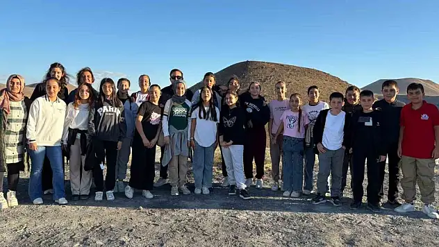 Meke Krater Gölü'nde Ay ve Satürn'ü gözlemlediler