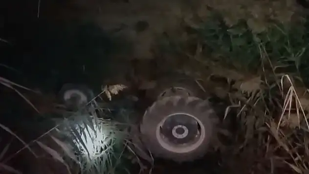 Direksiyon hakimiyetini kaybetti! Traktörün altında kalarak can verdi