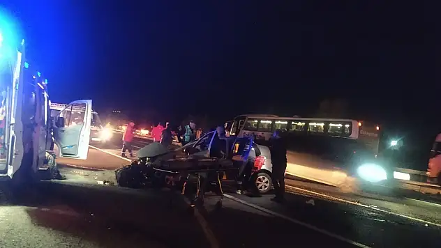 Konya'da yolcu otobüsü ile otomobil çarpıştı, yaralılar var