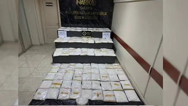 Otoyolda operasyon... Cipin bagajında 100 kilo uyuşturucu bulundu