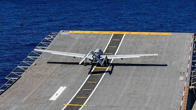 Mavi Vatan'daki Denizkurdu tatbikatında Milli SİHA'lardan tam isabet