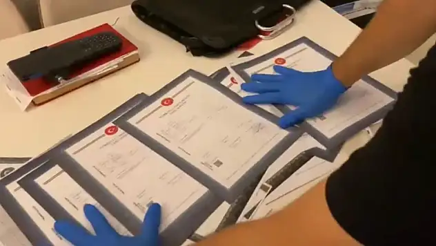 Hazine'ye ait arazileri satma vaadiyle 80 milyon TL dolandırdılar