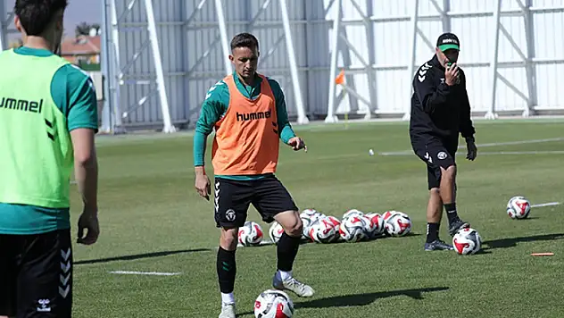 Konyaspor, milli arada hazırlıklarını sürdürüyor