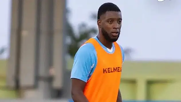 Konyasporlu Bazoer, Curaçao ile Dünya Kupası'nda ilk peşinde