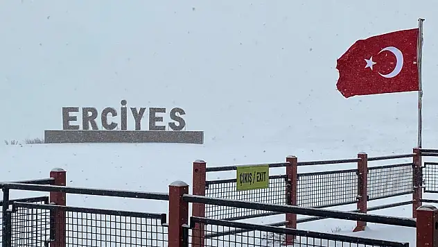 Kar kalınlığı 10 santimetreye ulaştı