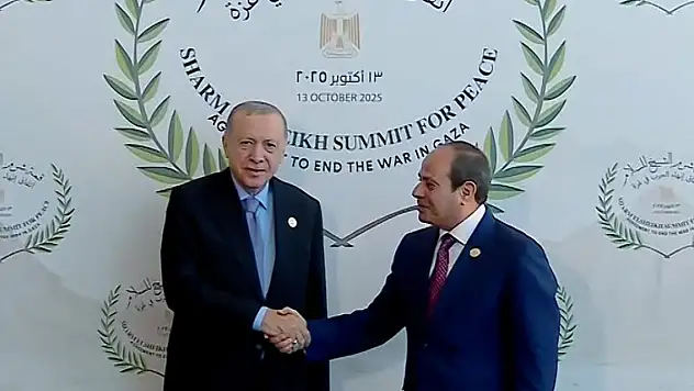 Cumhurbaşkanı Erdoğan'dan 'Şarm el-Şeyh Barış Zirvesi'nde diplomasi trafiği