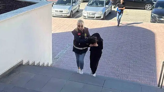 Doğurduğu bebeği terasa bırakan kadın tutuklandı