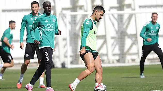 Konyaspor, Kocaelispor için vites arttırdı