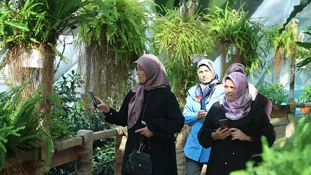 Kadın çiftçiler Konya'da keyifli bir gün geçirdi