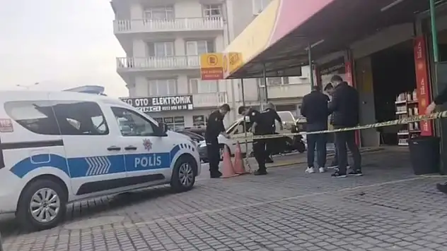 Kask takıp iş yerindekilere tüfekle ateş açtı: 2 yaralı