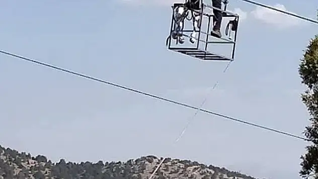 Elektrik direğinden düşen işçi öldü