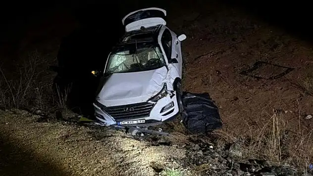 Ehliyetsiz sürücünün kontrolünden çıkan otomobil takla attı: 1 ölü, 4 yaralı