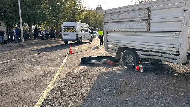 Pikap ile çarpışan motosikletin sürücüsü hayatını kaybetti