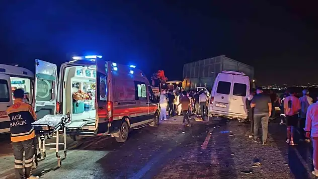 15 kişinin yaralandığı kazada yaralanan genç kız verdiği yaşam mücadelesini kaybetti