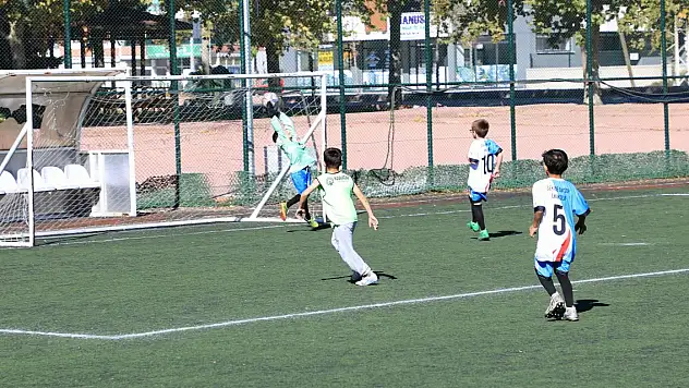 Karatay'da 'İlkokullar Arası Dostluk ve Kardeşlik Futbol Turnuvası' başladı