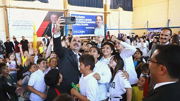 Başkan Altay Beyşehir'de spor okulları dönem açılışına katıldı