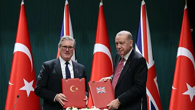 Cumhurbaşkanı Erdoğan: Sayın Starmer ile Eurofighter Typhoon anlaşması için imzaları attık