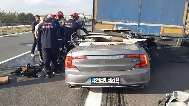 TIR'a arkadan çarpan otomobilin sürücüsü hayatını kaybetti