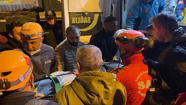 Gebze'de 7 katlı bina çöktü! Anne, baba ve 2 çocuğundan acı haber