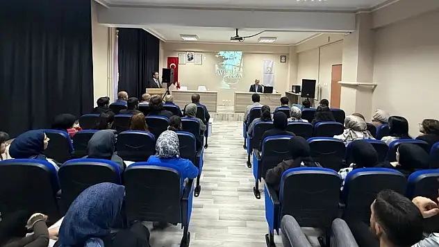 Selçuk Üniversitesi Bozkır Meslek Yüksek Okulunda Kariyer Günleri