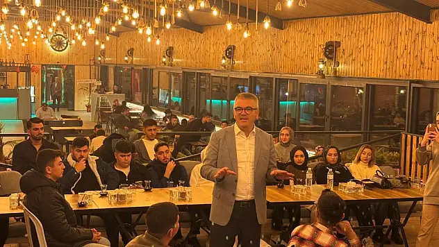 Ustaoğlu, AK Parti Seydişehir Gençlik Kollarıyla buluştu