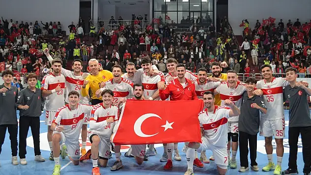 A Milli Erkek Hentbol Takımı, GKRY'yi 35-19 mağlup etti