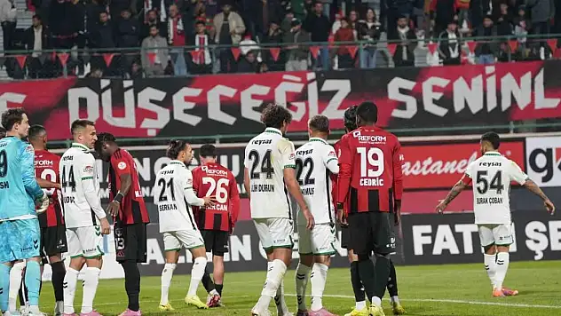 Vanspor FK, Sakaryaspor'u 3-2 Yenerek 3 Puan Aldı