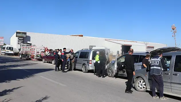 Konya'da uyuşturucuya geçit yok! İki ilçede operasyon