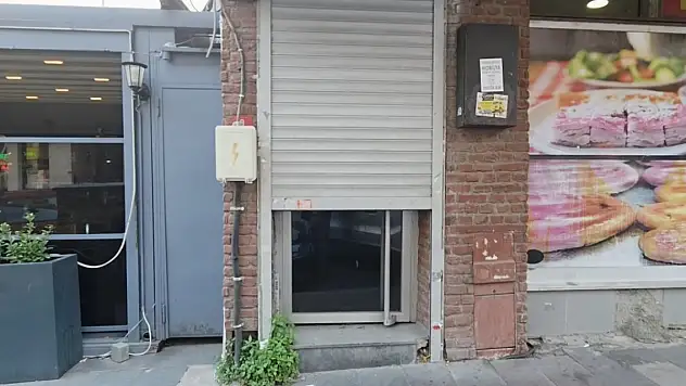 Kafede sipariş nedeniyle tartıştığı eski iş arkadaşını bıçakla öldürdü