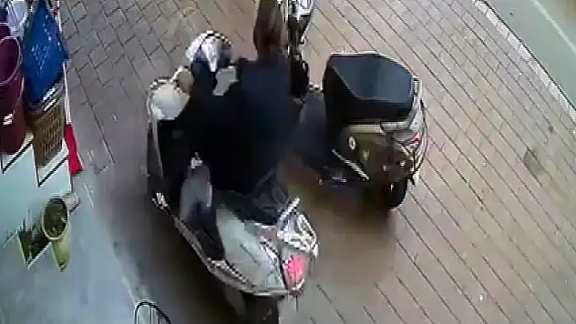 Bir kasa içki çaldı, 'hepsini içtim' dedi