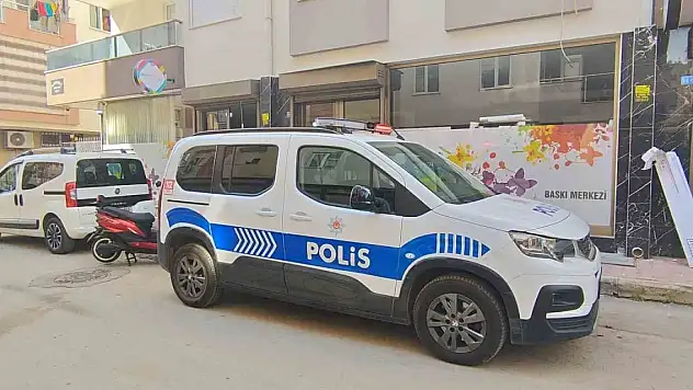 Evinde ölü bulundu