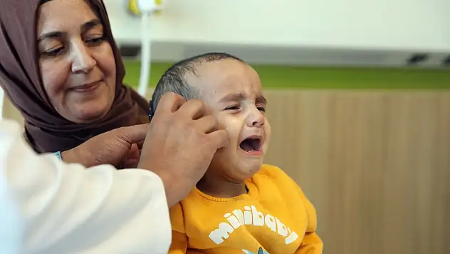 Hamza bebek ameliyatla ilk kez duydu