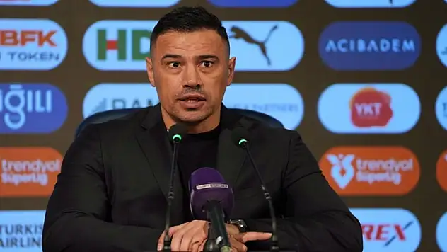 Konyaspor taraftarı Çağdaş Atan'ı coşkuyla karşıladı!